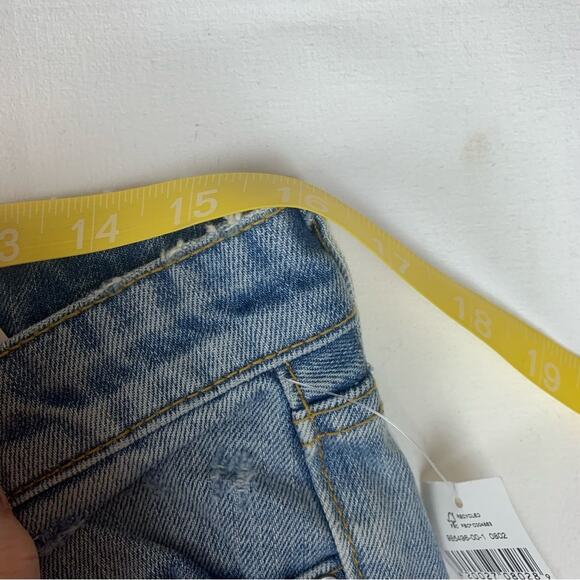 GAP womens size 8 29 Blue Boyfriend fit crop Jeans light wash new distressed - Picture 11 of 13